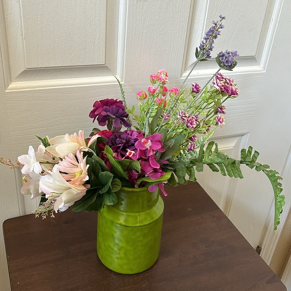 Peasant Village Vtg Italian Pitcher Glazed Avocado Green Signed 8” Vase, 36 OZ - Picture 2 of 10